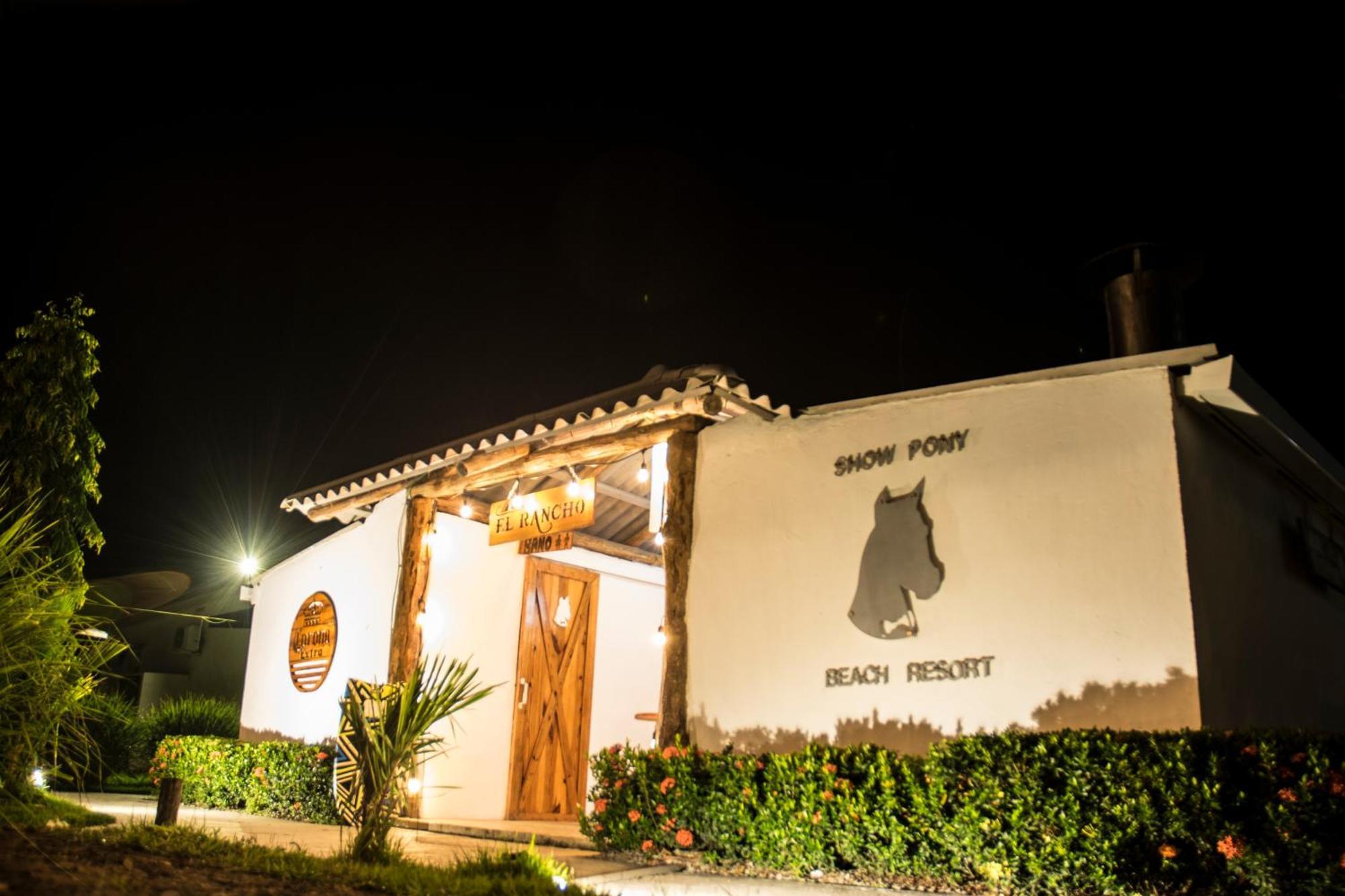 Show Pony Beach Resort And Suites ลาสลาคัส ภายนอก รูปภาพ