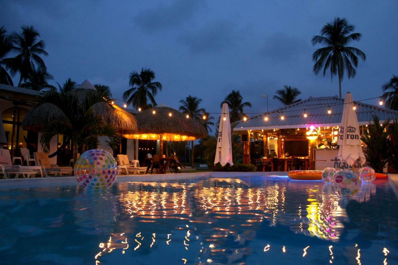 Show Pony Beach Resort And Suites ลาสลาคัส ภายนอก รูปภาพ